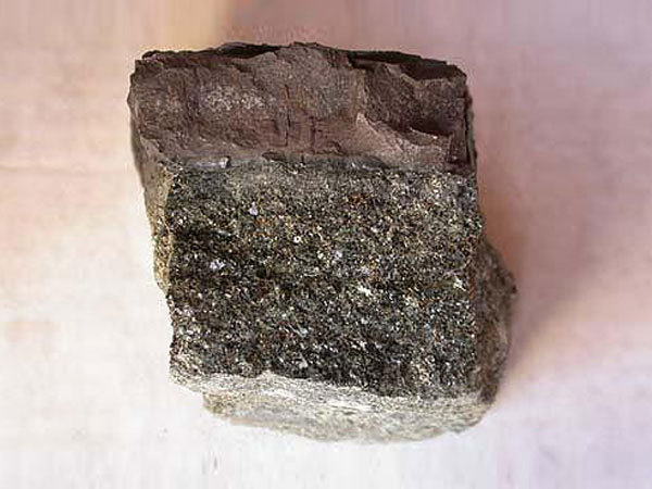 河南輝綠巖制砂機(jī)價(jià)格怎么樣？