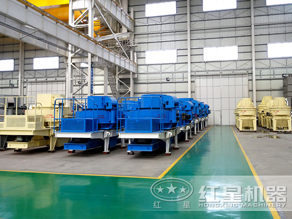 制砂機(jī)廠家車(chē)間一角