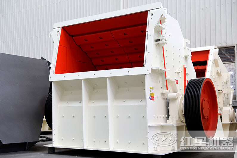 反擊式碎石機(jī)設(shè)備實拍