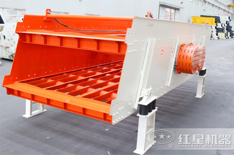 振動篩制造廠家就找河南紅星，固定式、移動式都有