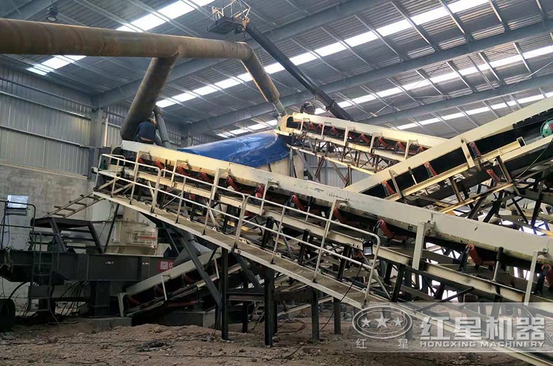 花崗巖石制砂、場地有限怎么辦？這臺移動制沙機幫你搞定