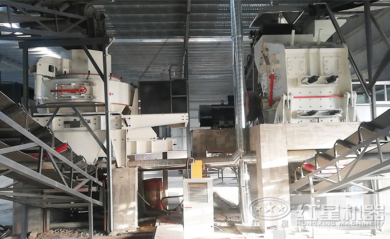 客戶來(lái)廠咨詢：想購(gòu)買日產(chǎn)1000噸的制砂機(jī)，有推薦的型號(hào)嗎？