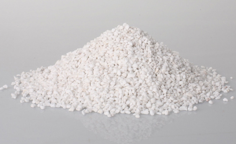 珍珠巖粉碎后有哪些用途？需要哪些設(shè)備？