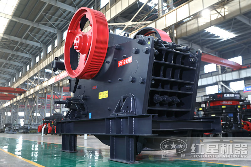 打鵝卵石用什么破碎機？全套設(shè)備多少錢一套