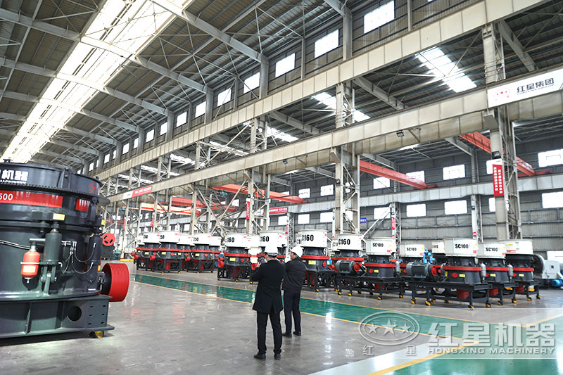 毛石破碎機(jī)價(jià)格實(shí)惠，客戶來紅星考察