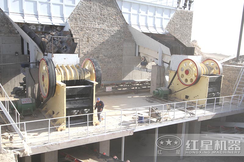 912顎式破石機產(chǎn)量是多少？一臺價格多少錢？